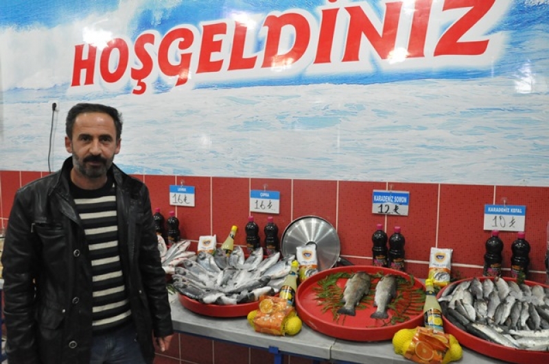 Balıkçılar Havanın Soğumasını Bekliyor Balıkçılar Havanın Soğumasını Bekliyor