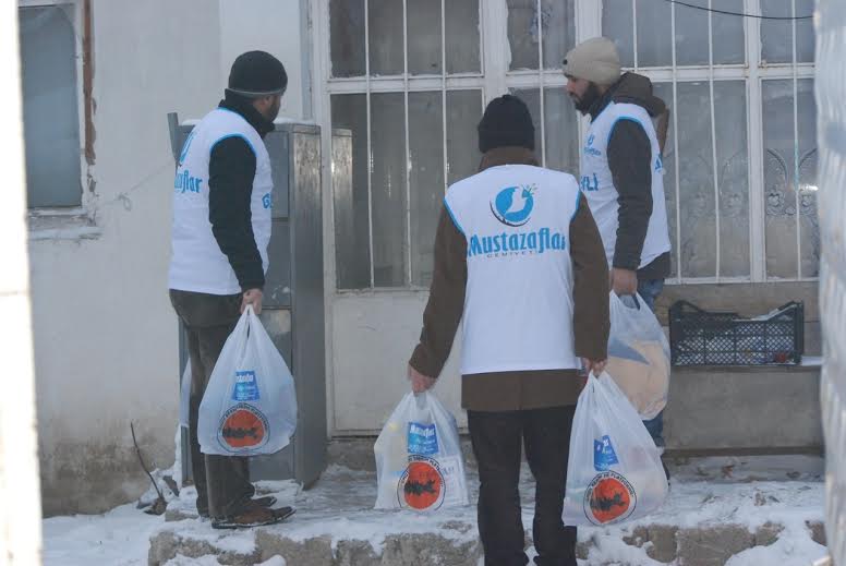 Mustazaflar Cemiyetinden 120 aile ye yardımda bulundu