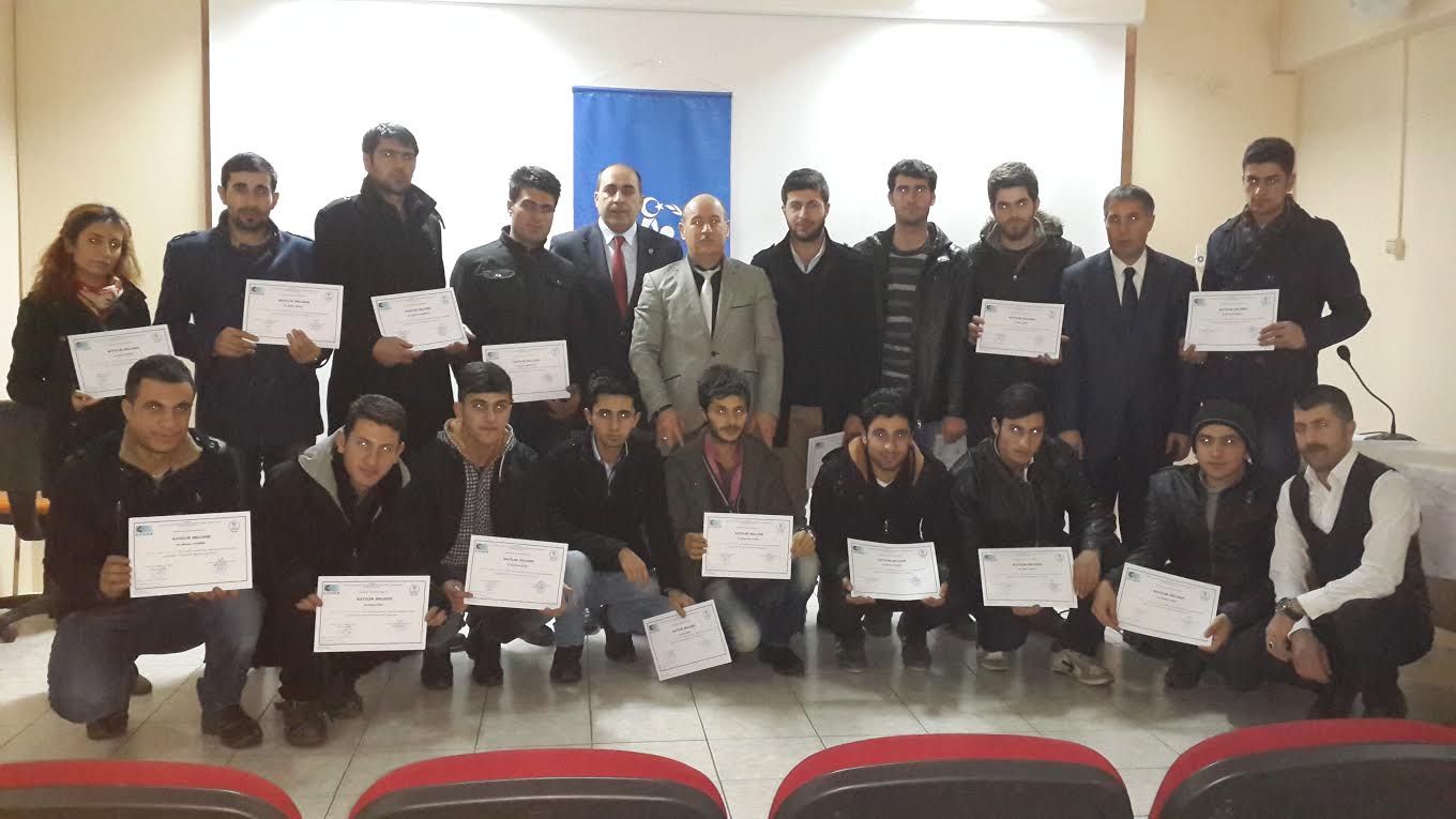 Ağrı'lı Genç Girişimciler Belgelerine Kavuştu Ağrı'lı Genç Girişimciler Belgelerine Kavuştu