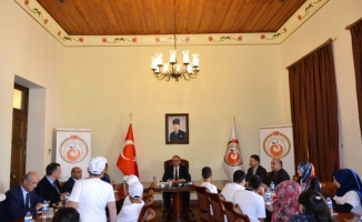 Bitlisli Çocukları Vali Karaoğlu Makamında Ağırladı