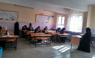 Ağrı'da ''Kur'an Nesline Meal Sınavı'' Düzenlendi