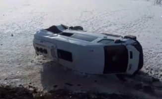 Ağrı'da Tır ve Köy Minibüsü Çarpıştı: 3 Ölü 11 Yaralı!