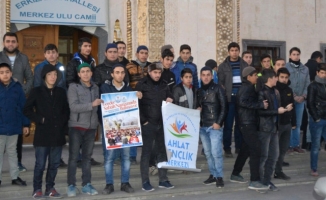 Ahlatlı Gençler Sabah Namazında Buluşup Kudüs İçin Dua Ediyor