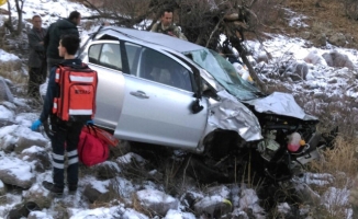Bingölde Otomobil Şarampole Yuvarlandı: 1 Ölü