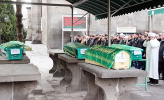 Kayseride Cinnet Getiren Baba Aileyi Yok Etti