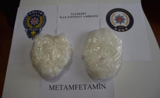 Otobüste Yakalanan Kadının Vücuduna Sarılı 1 Kilo Uyuşturucu Ele Geçirildi