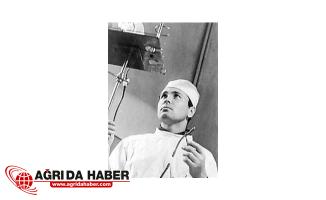 Rus Doktor Kendi Kendini Ameliyat Etti