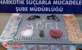 Ağrı Merkezli Uyuşturucu Operasyonu: Onlarca Kilo Uyuşturucu Yakalandı!