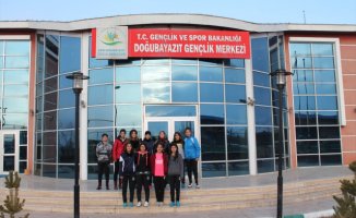 Ağrı Yıldız Kızlar Futsal Şampiyonları'ndan Sevgi Lordoğlu'na Ziyaret