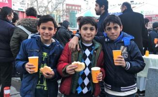 Bursalı Gençler Yeni Yıla Camide Girdi