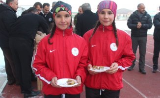 İl Müdürü Aziz Sinan Alp'ten Sporculara "Tatlı" Moral