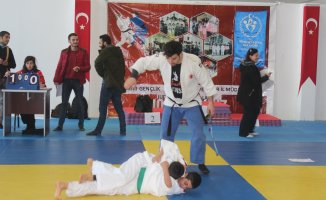 Okul Sporları İl Birinciliklerine Ara Verildi