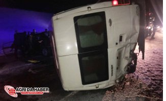 Sivas'ta Trafik Kazası: 16 Yaralı!