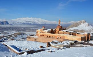 Tarihi İshak Paşa Sarayı Karlar Altında