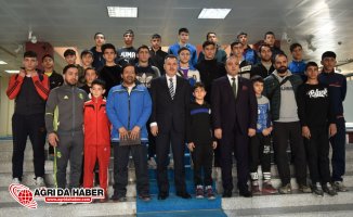 27 kişilik İran’lı Güreşçi Heyetinden Vali Süleyman Elban’a Ziyaret