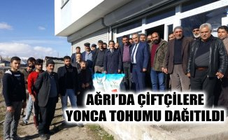 Ağrı Tarım İl Müdürlüğü Çiftçilere Yonca Tohumu Dağıttı