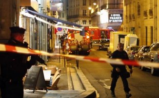 Paris'te Bıçaklı Terörist Dehşet Saçtı 4 Kişi Öldü