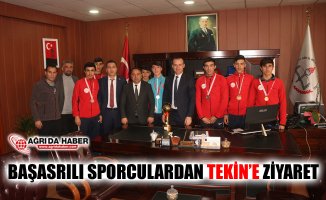 Ağrı'da Başarılı Sporcular Milli Eğitim Müdürü Tekin'i Ziyaret Etti