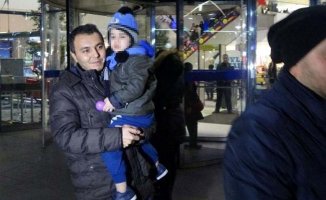 Not Bırakıp 3 Yaşındaki Oğlunu AVM'de Terk Etti