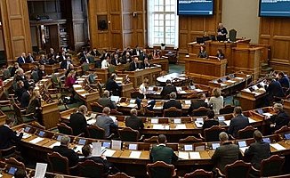 Danimarkalı lider Kur’an-ı Kerim yaktı