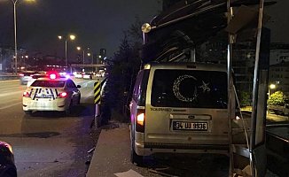 Kontrol'den Çıktı durağı yerle bir etti!