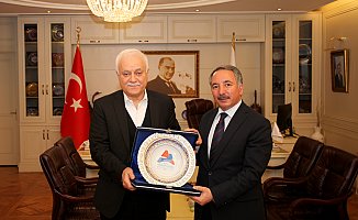Prof. Dr. Nihat Hatipoğlu AİÇÜ Prof. Dr. Abdulhalik KARABULUT’u Ziyaret etti
