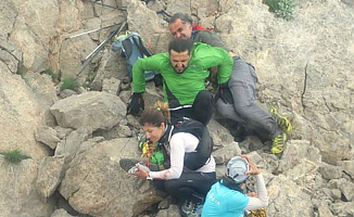 Tunceli'de Akılalmaz olay Ayı Dağcıyı...