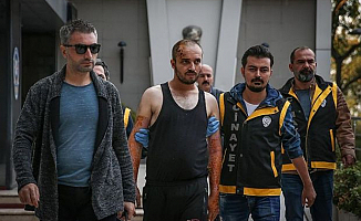 Önce Yaktı Sonra Sokağa Attı