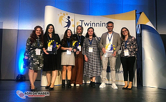 Büşra Hoca Fransa'da düzenlenen eTwinning Konferansına katıldı