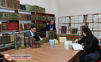 AİÇÜ’de İslami İlimler Arapça Temel Eserler Kitaplığı Oluşturuldu