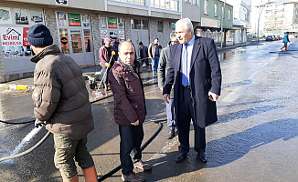 Eleşkirt Belediyesi Cadde ve Sokakları Dezenfekte etti