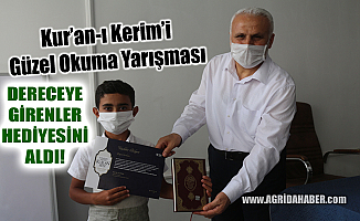 Ağrı Müftülüğü dereceye giren çocukları ödüllendirdi