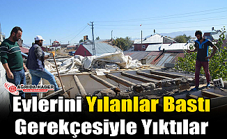 Ağrı'da Evlerini yılan Basan Aile Evlerini Yıktı!