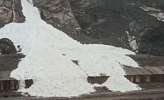 Hakkari'de Çığ Düştü! O Anlar Kameraya Yakalandı