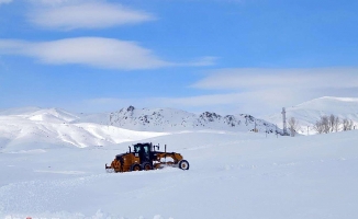Ağrı'da Yoğun Kar Nedeniyle 102 köy yolu ulaşıma kapandı