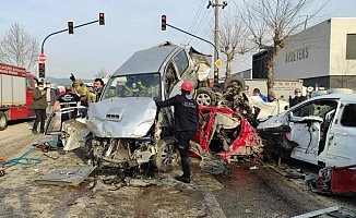 Bursa'da Korkunç Kaza! 21 Kişi Yaralandı