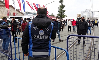 İstiklal Caddesine Giriş Çıkışlar Engellendi