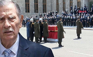 Eski Başbakan Yıldırım Akbulut Toprağa Verildi