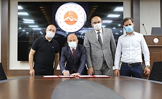 Ağrı'da yeni tekstil yatırımı için imzalar atıldı
