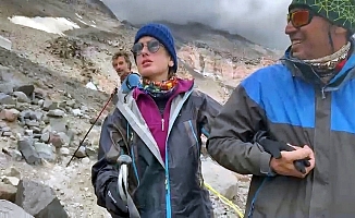 Ağrı Dağı'na Özel Bir Misafir Tırmandı