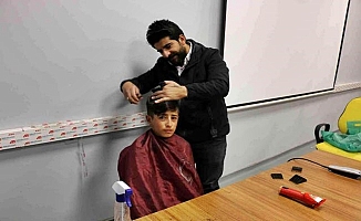 Diyadin'de çocuklar tıraş ediliyor