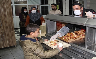 Hamur'da 410 öğrencinin pizza hayalini gerçekleştirildi