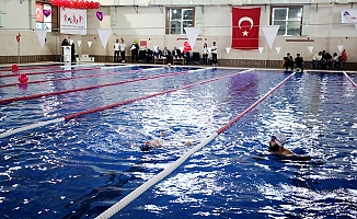 AİÇÜ'de Yüzme Müsabakası Düzenlendi