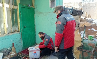 Sadakataşı Derneği, bin 400 aileye gıda kolisi yardımı yaptı