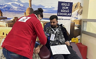 UCİM Ağrı gönüllüleri Kızılay'a kan bağışında bulundu