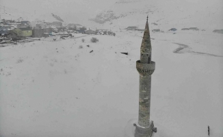 Ağrı'da Sular Altında Kalan Cami Havadan Görüntülendi