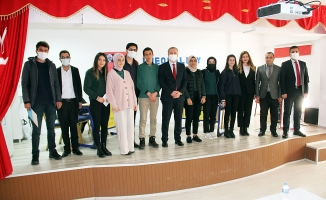 Ağrı'da "İngilizce Münazara" yarışması yapıldı