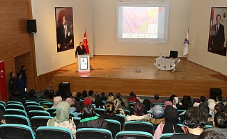 AİÇÜ’de “Türk Dünyası’nın Siyasi Coğrafyası ve Jeopolitik Önemi” Konferans Düzenlendi