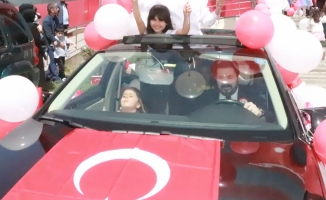 Başkan Sayan, makam aracıyla çocuklara şehir turu yaptırdı