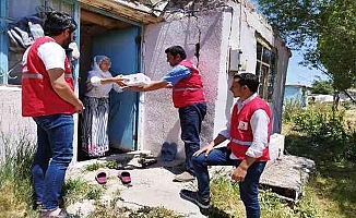 Ağrı'da Kızılay kurban etlerini ailelere ulaştırdı